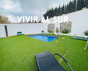 Swimming pool of House or chalet for sale in Algeciras  with Air Conditioner, Private garden and Terrace