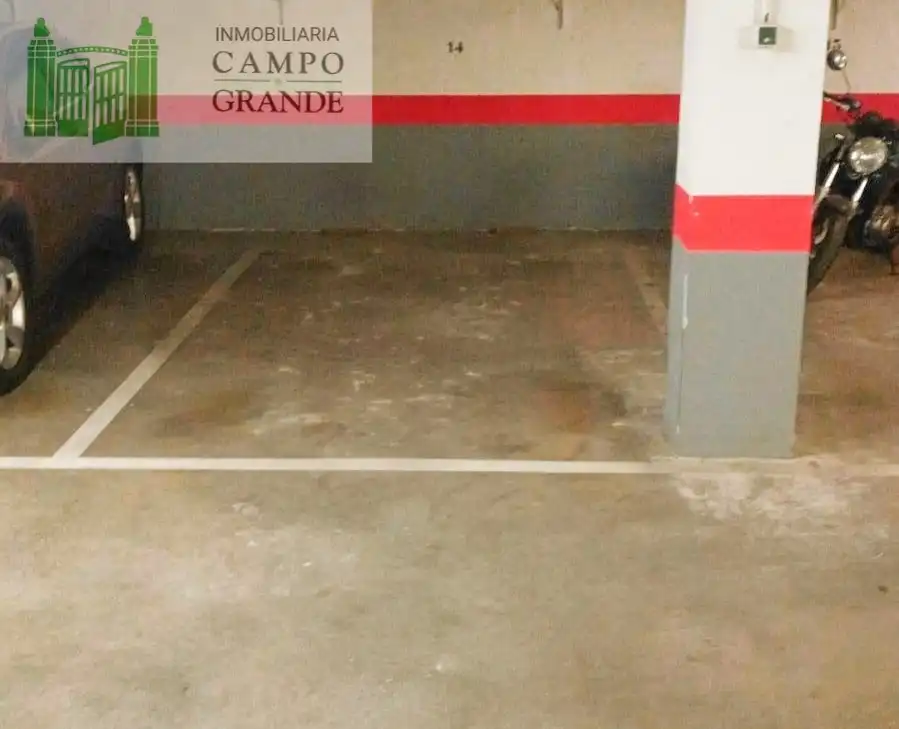 Individual amb ascensor en venda a Calle Juan de Arce, imagen 2