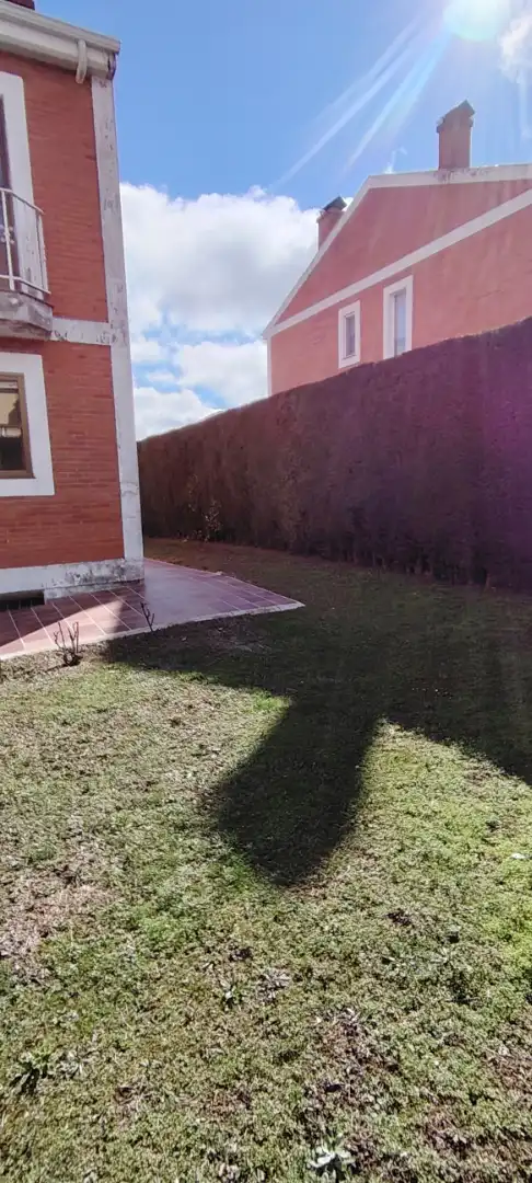 Jardín de Casa o chalet en venta en Santa Marta de Tormes con Calefacción, Jardín privado y Parquet