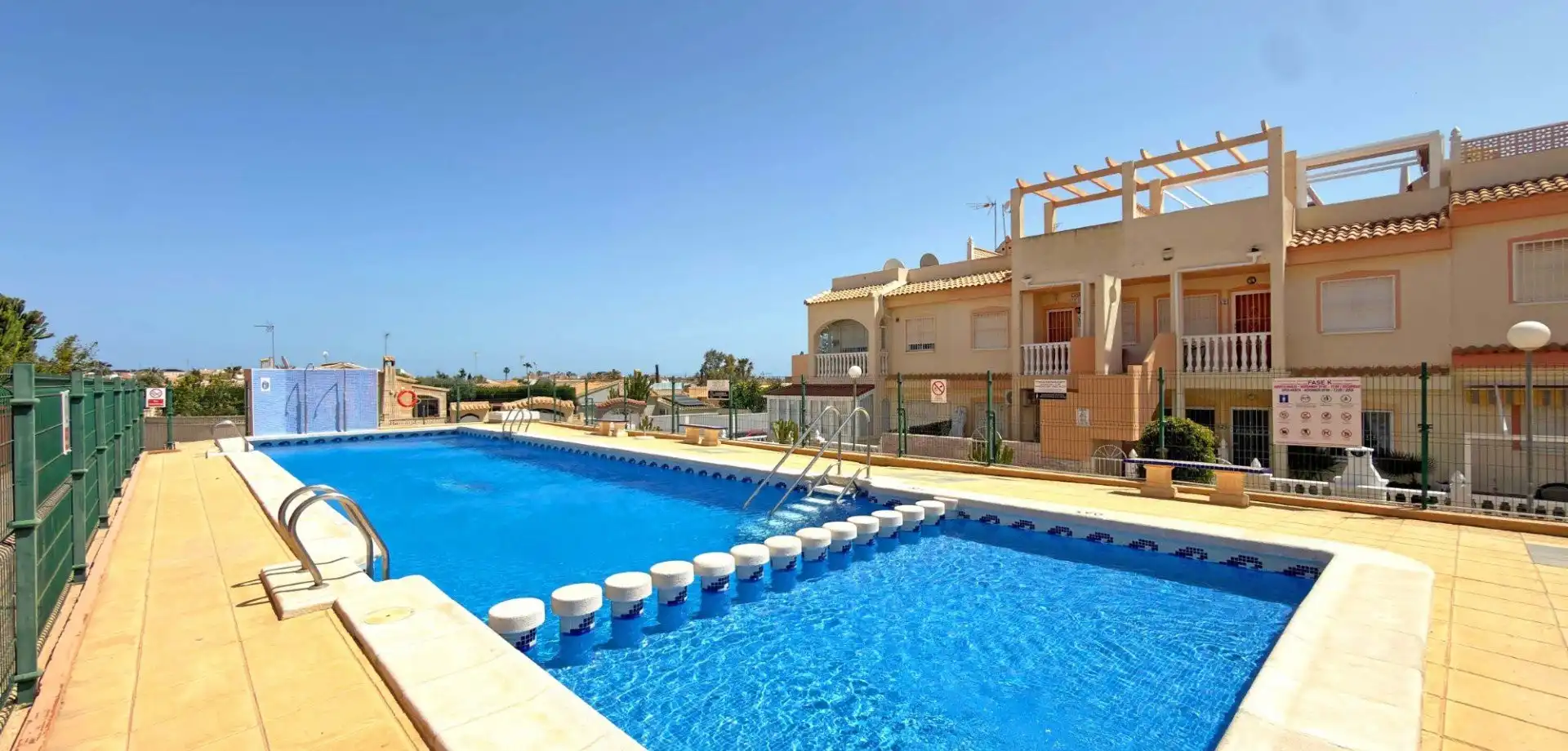 Piscina de Finca rústica en venda en Orihuela amb Terrassa, Traster i Moblat