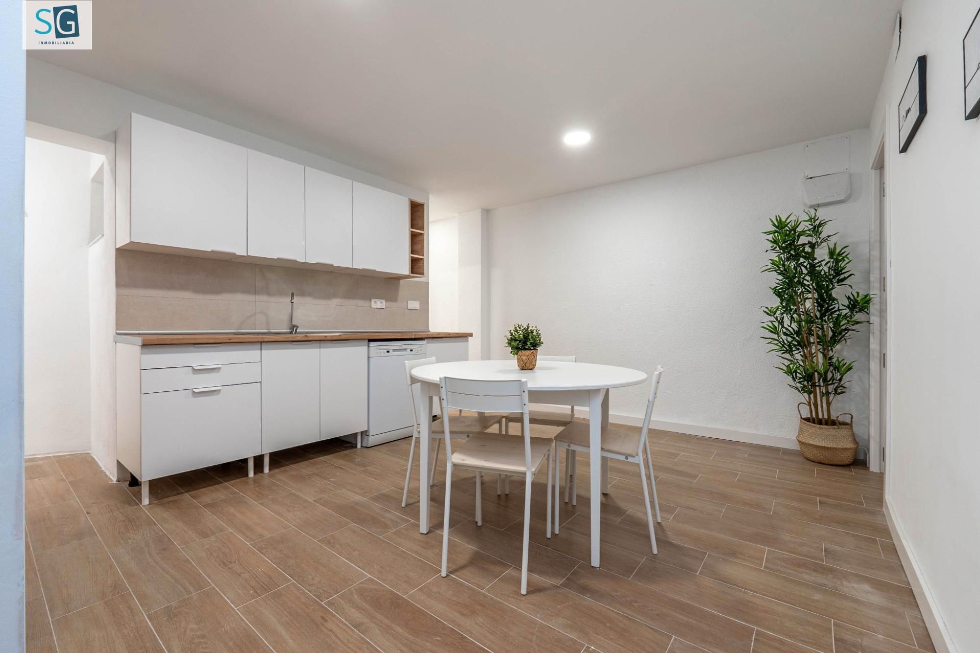 Kitchen of Flat for sale in  Granada Capital  with Furnished