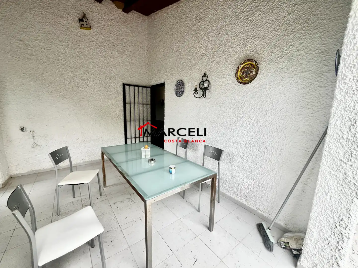 Vista exterior de Casa o xalet en venda en Orihuela amb Jardí privat, Terrassa i Moblat