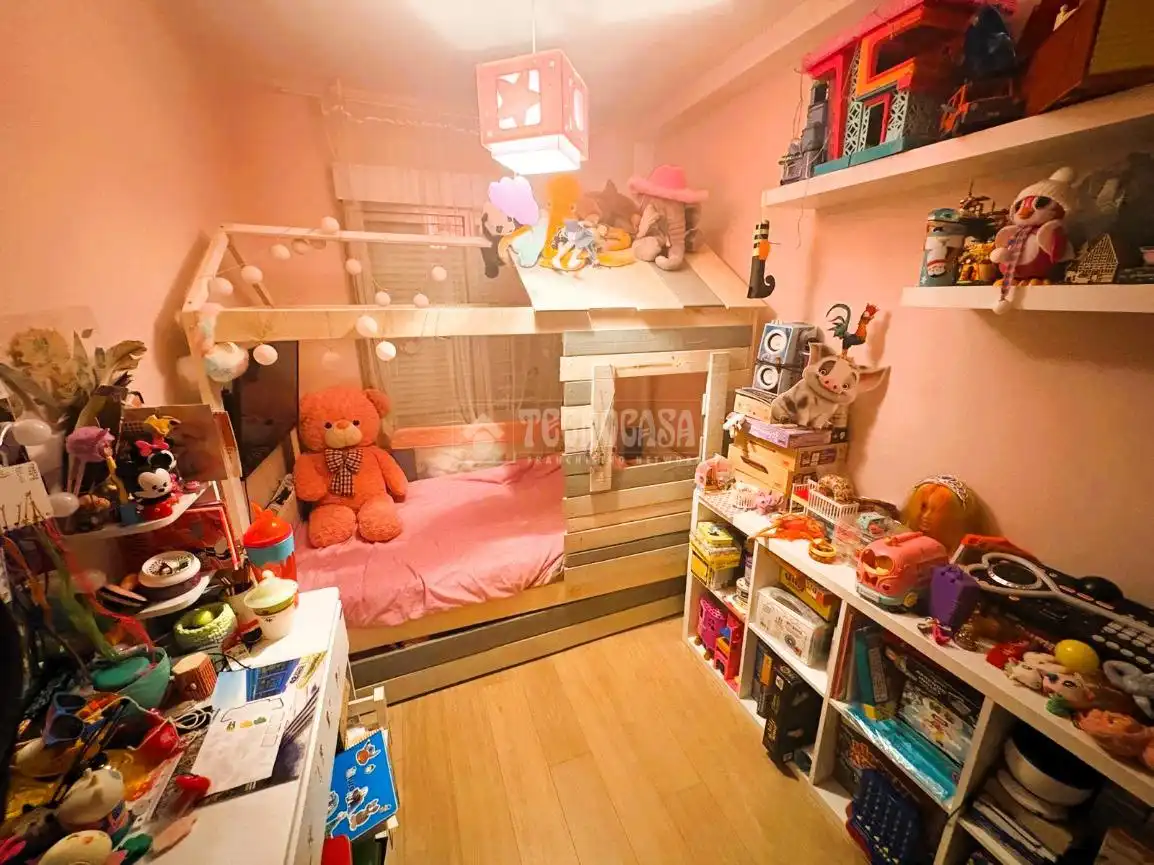 Wohnung zum Verkauf in Sur - PAU 4