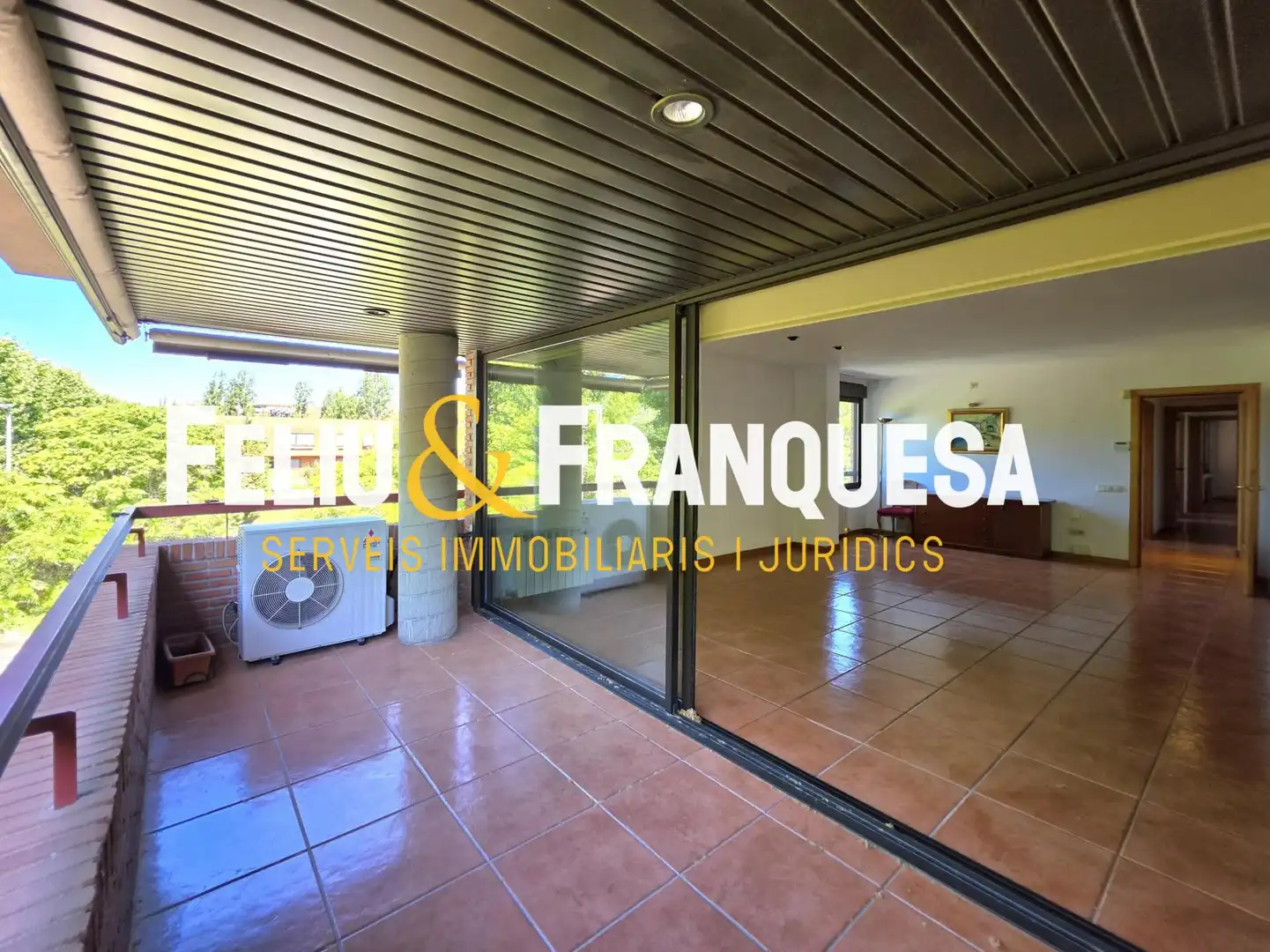 Dachboden zum Verkauf in Sant Cugat del Vallès mit Heizung, Privatgarten und Terrasse