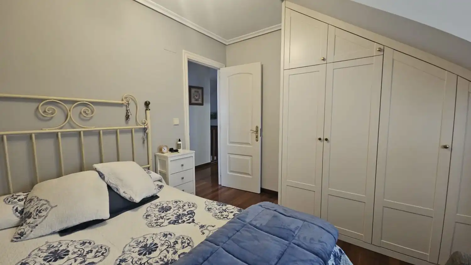 Schlafzimmer von Haus oder Chalet zum Verkauf in Santa Cruz de Bezana mit Heizung