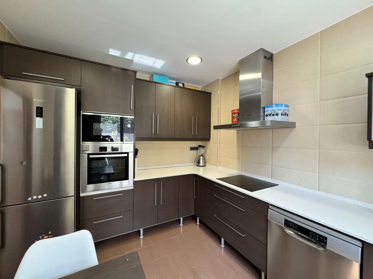 Cocina de Casa adosada en venta en Gavà con Aire acondicionado, Calefacción y Jardín privado