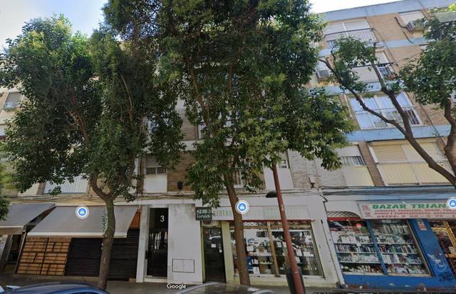 Piso en Venta en Avenida SANTA CECILIA en Triana Oeste