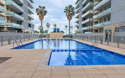 Swimming pool of Flat for sale in Badalona  with Heating, Terrace and Community pool