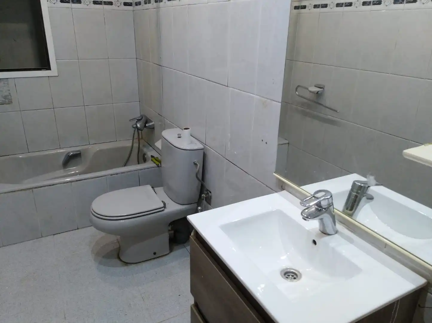 Baño de Piso en venta en Girona con Terraza y Amueblado