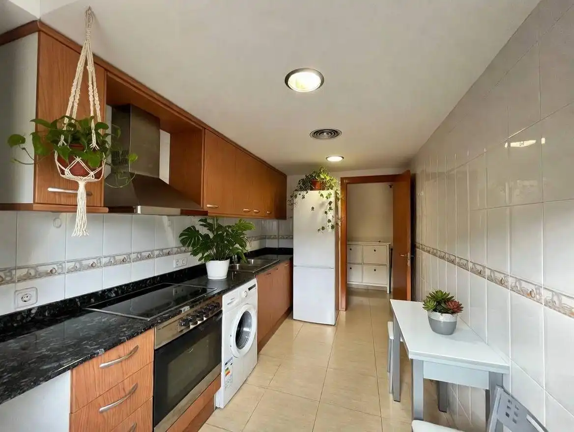 Cocina de Piso en venta en Sant Pere Pescador con Aire acondicionado, Amueblado y Balcón