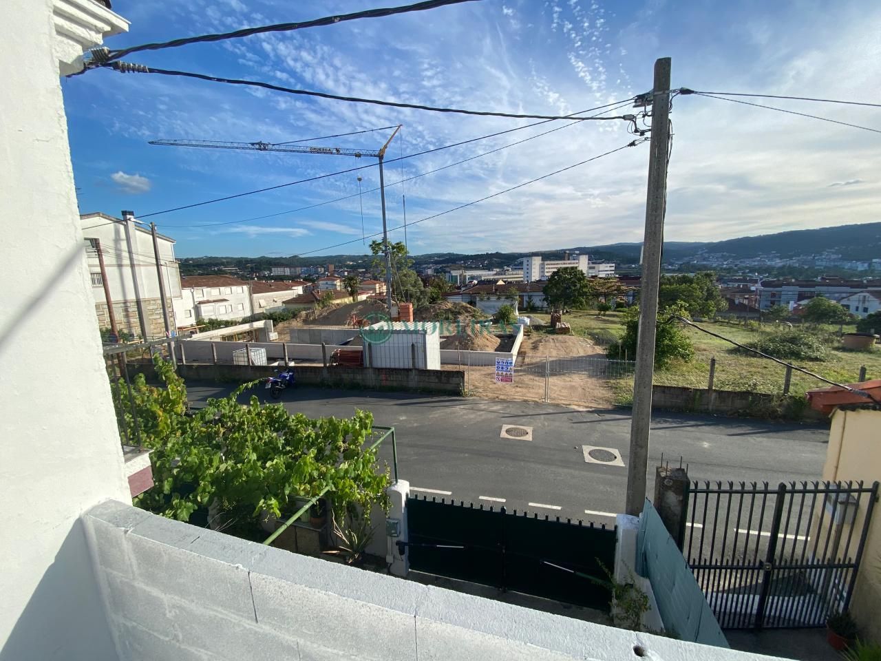 Vista exterior de Casa adosada en venda en Ourense Capital  amb Calefacció i Terrassa