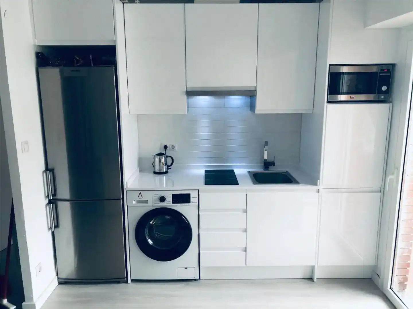 Cuina de Apartament de lloguer en Lleida amb Parquet, Moblat i Balcó