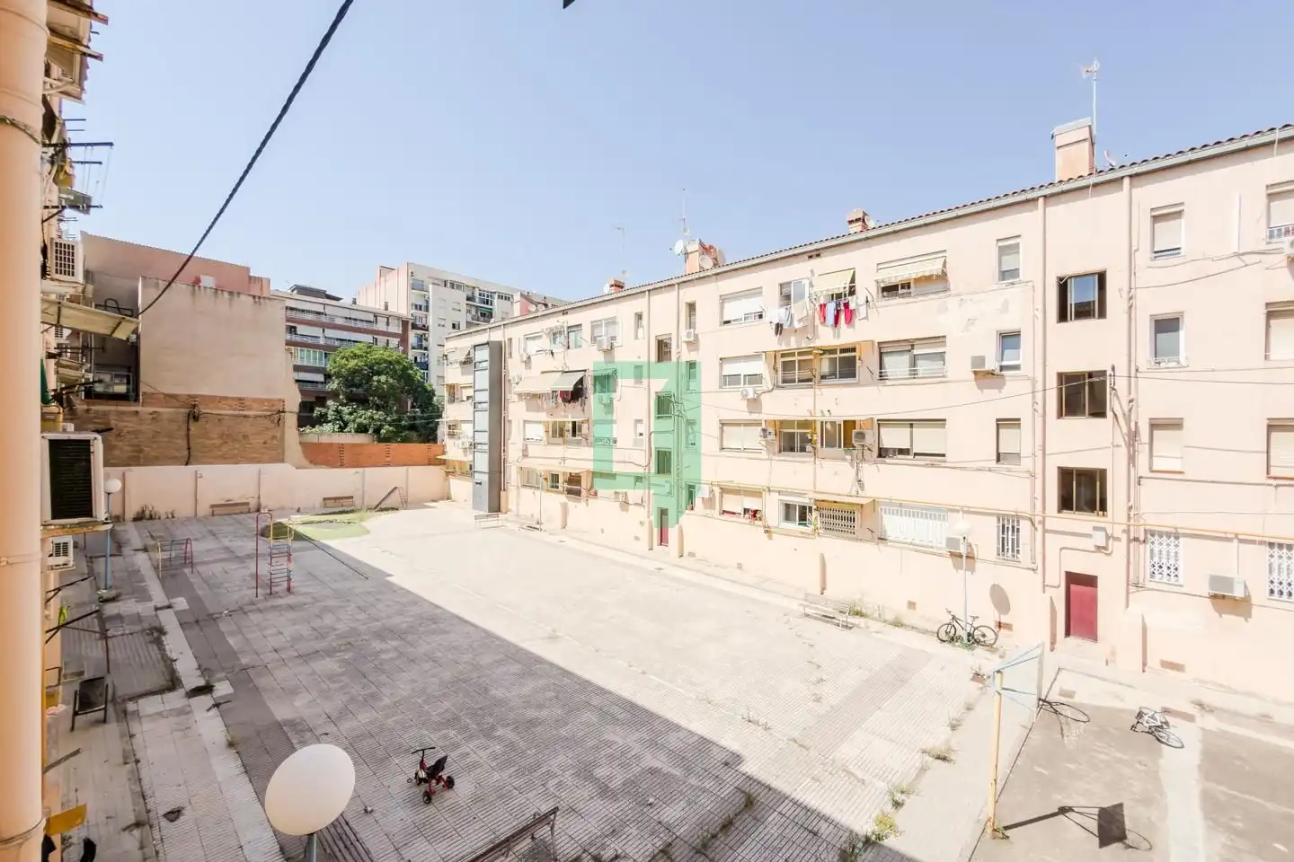 Vista exterior de Piso en venta en Badalona