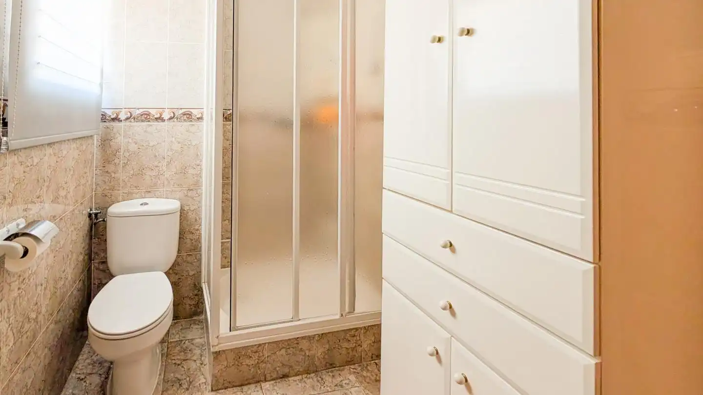 Baño de Piso en venta en Santa Pola con Terraza, Trastero y Amueblado
