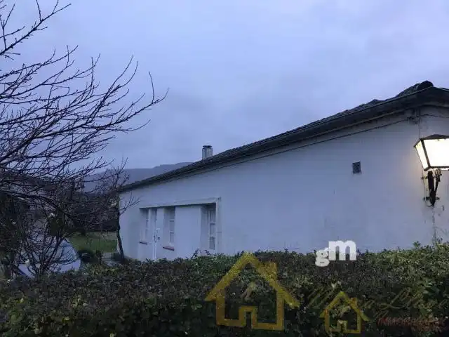 Jardí de Casa o xalet en venda en Quiroga amb Traster, Piscina i Moblat