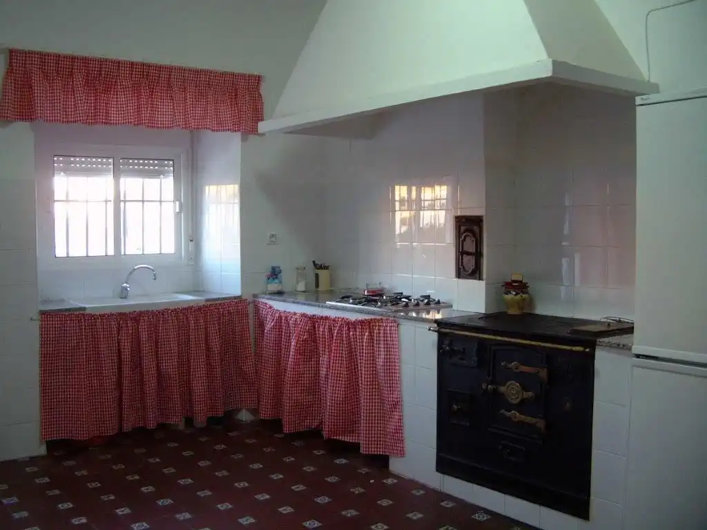Cocina de Finca rústica en venta en Lucena con Jardín privado, Terraza y Piscina