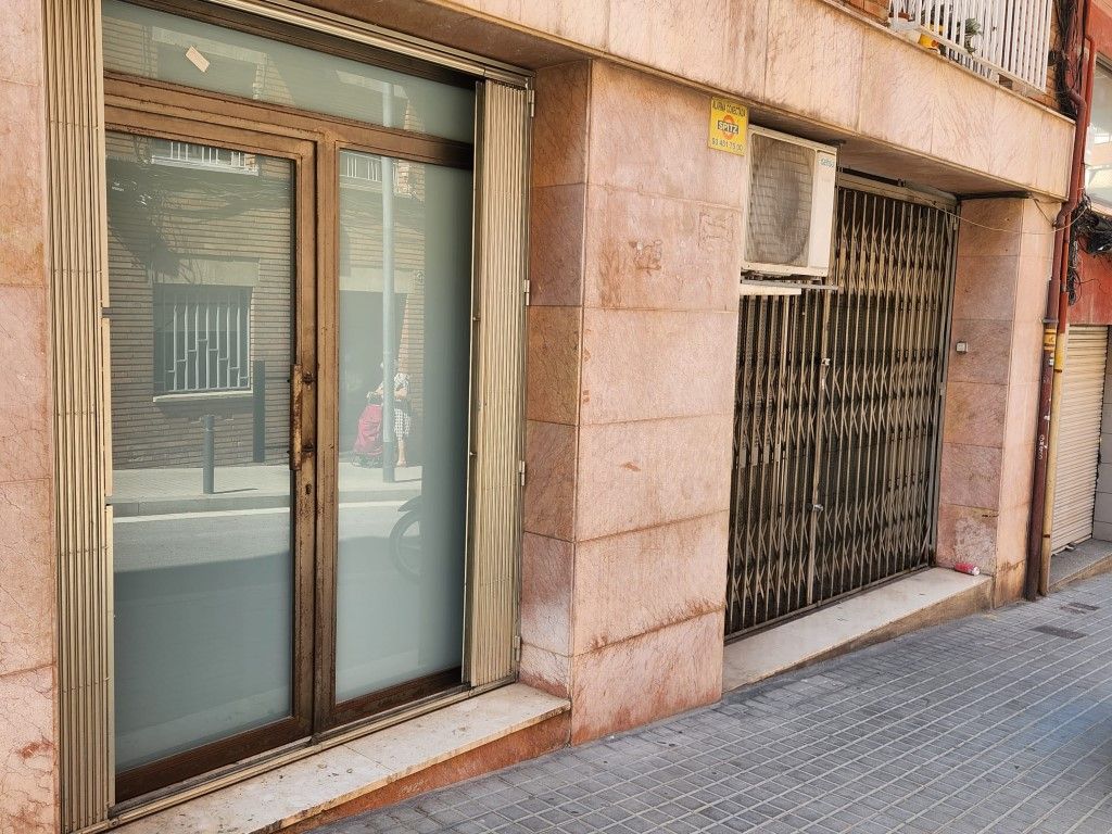 Vista exterior de Local en venta en  Barcelona Capital