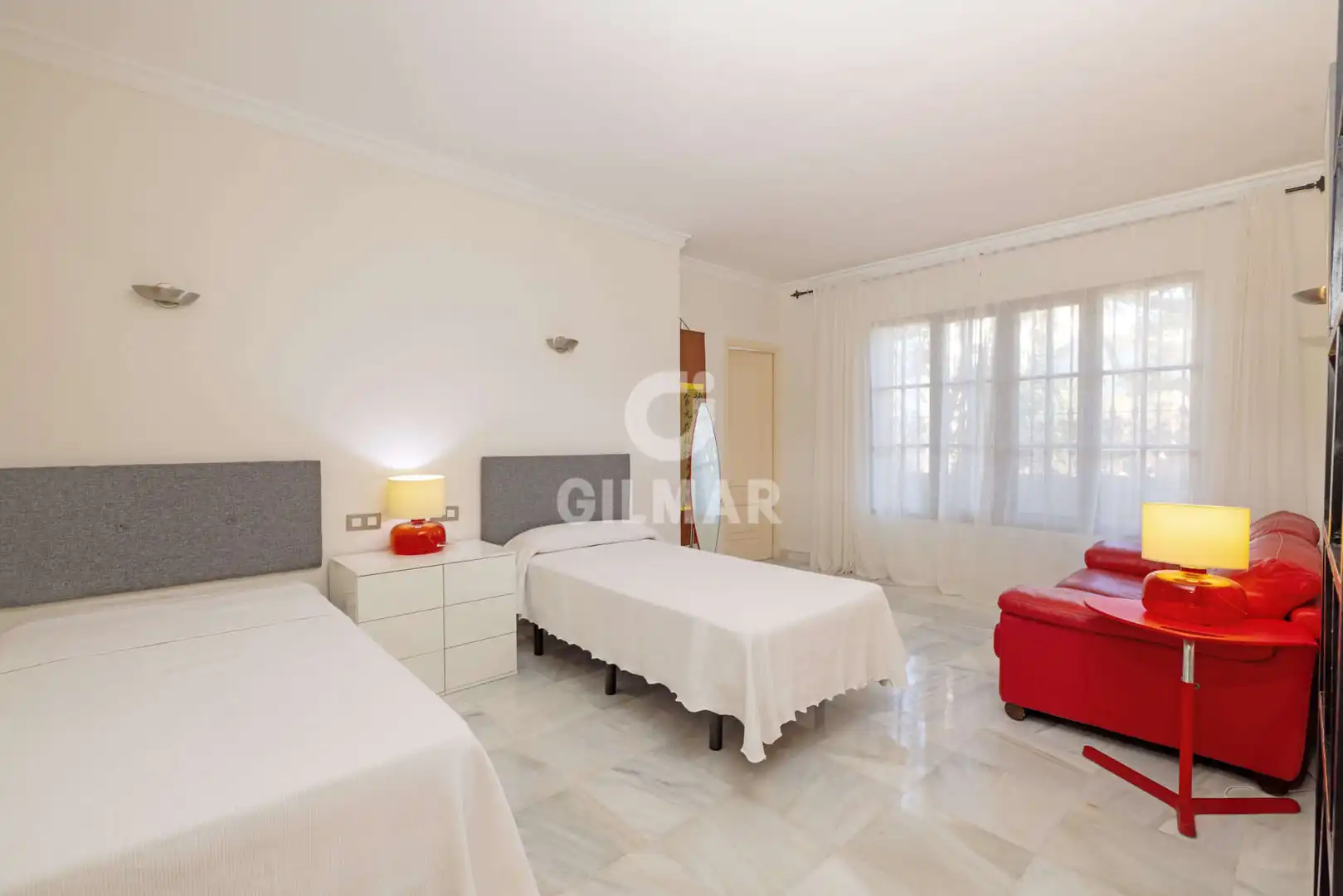 Habitación de Casa o chalet en venta en Estepona con Calefacción, Jardín privado y Piscina