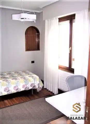 Bedroom of Flat for rent in Bilbao   with Heating, Terrace and Microwave