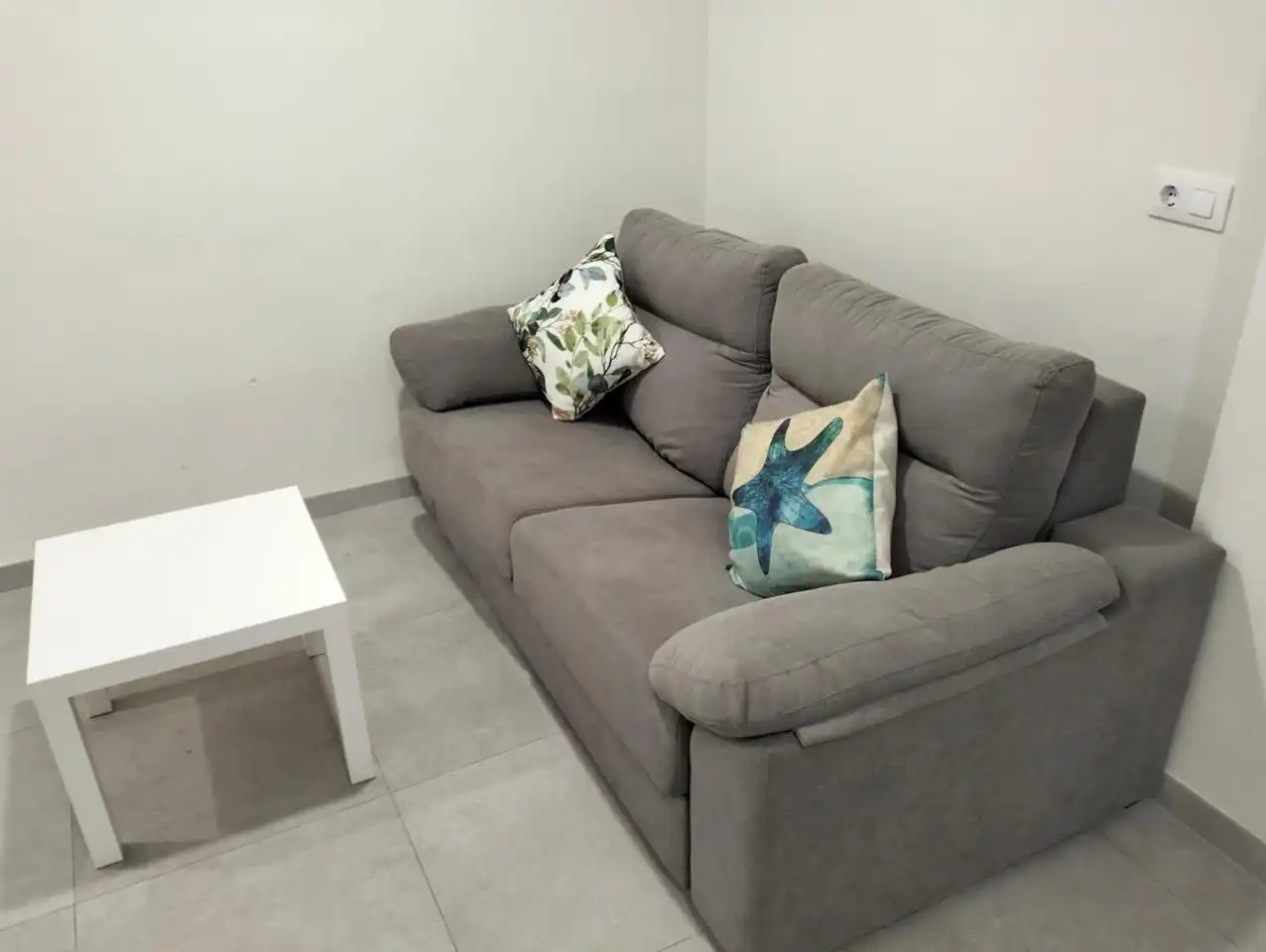 Living room of Flat for rent in Almuñécar  with Air Conditioner, Terrace and Furnished