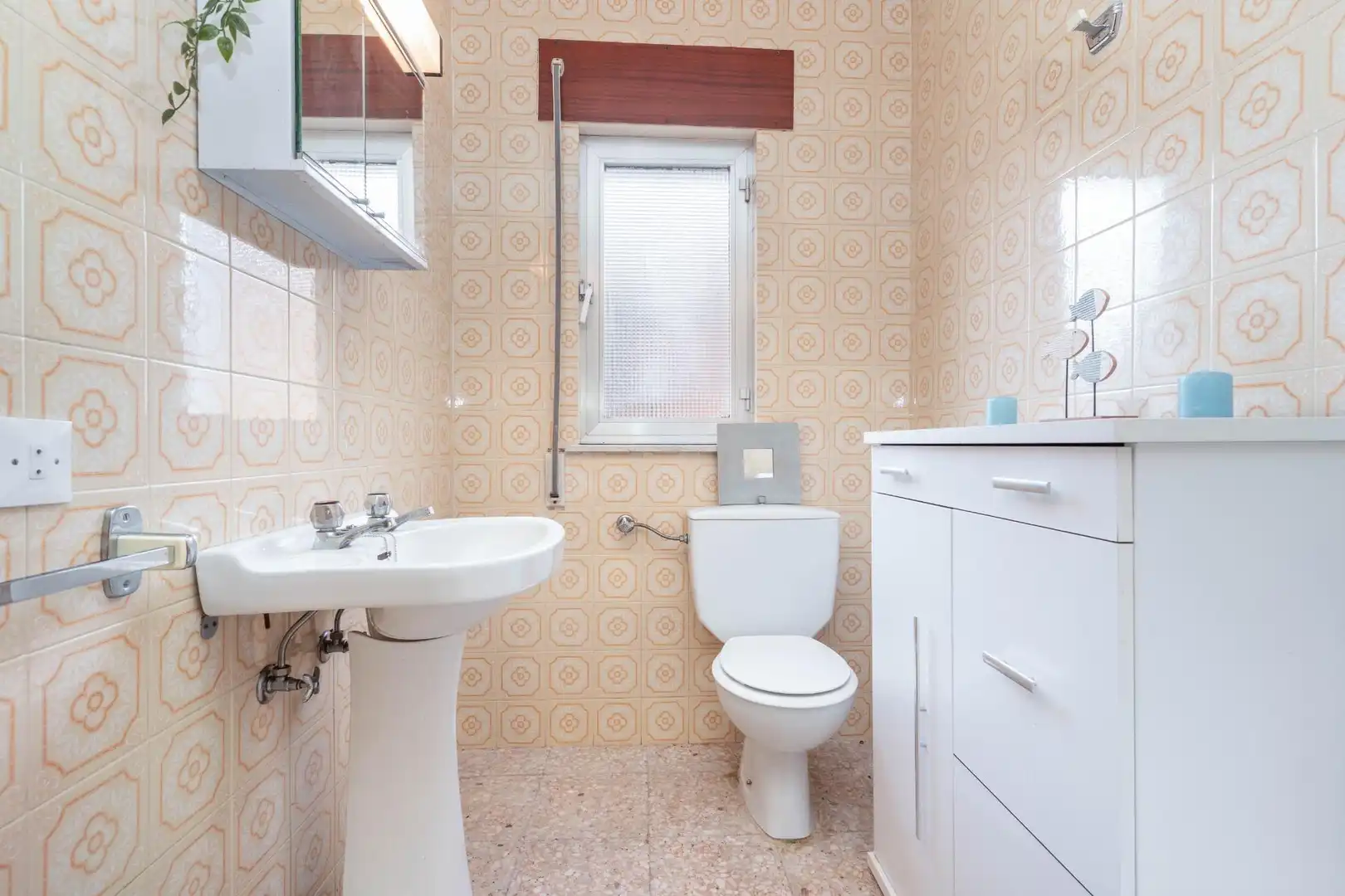 Bathroom of Houses for sale in Castrocontrigo  with Private garden, Terrace and Furnished