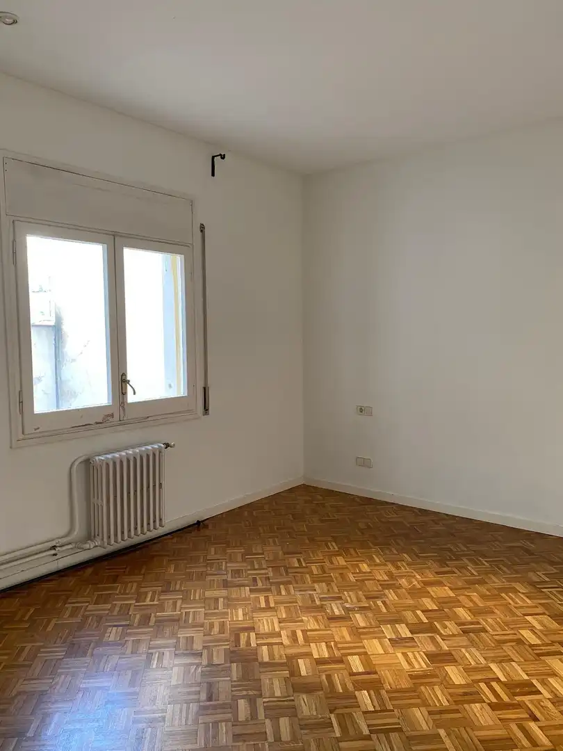 Habitación de Apartamento de alquiler en Barcelona con Aire acondicionado, Parquet y Balcón