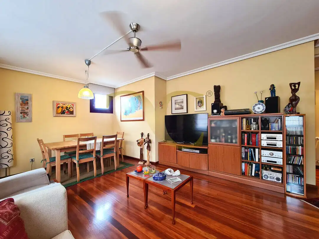 Sala de estar de Dúplex en venta en Gijón  con Aire acondicionado, Calefacción y Trastero