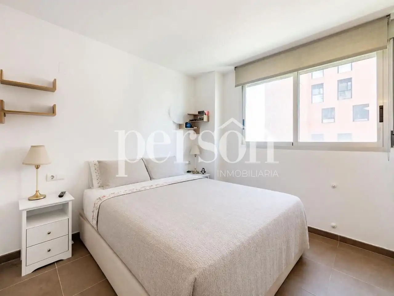 Bedroom of Flat for rent in Valencia  with Air Conditioner, Balcony and Community pool