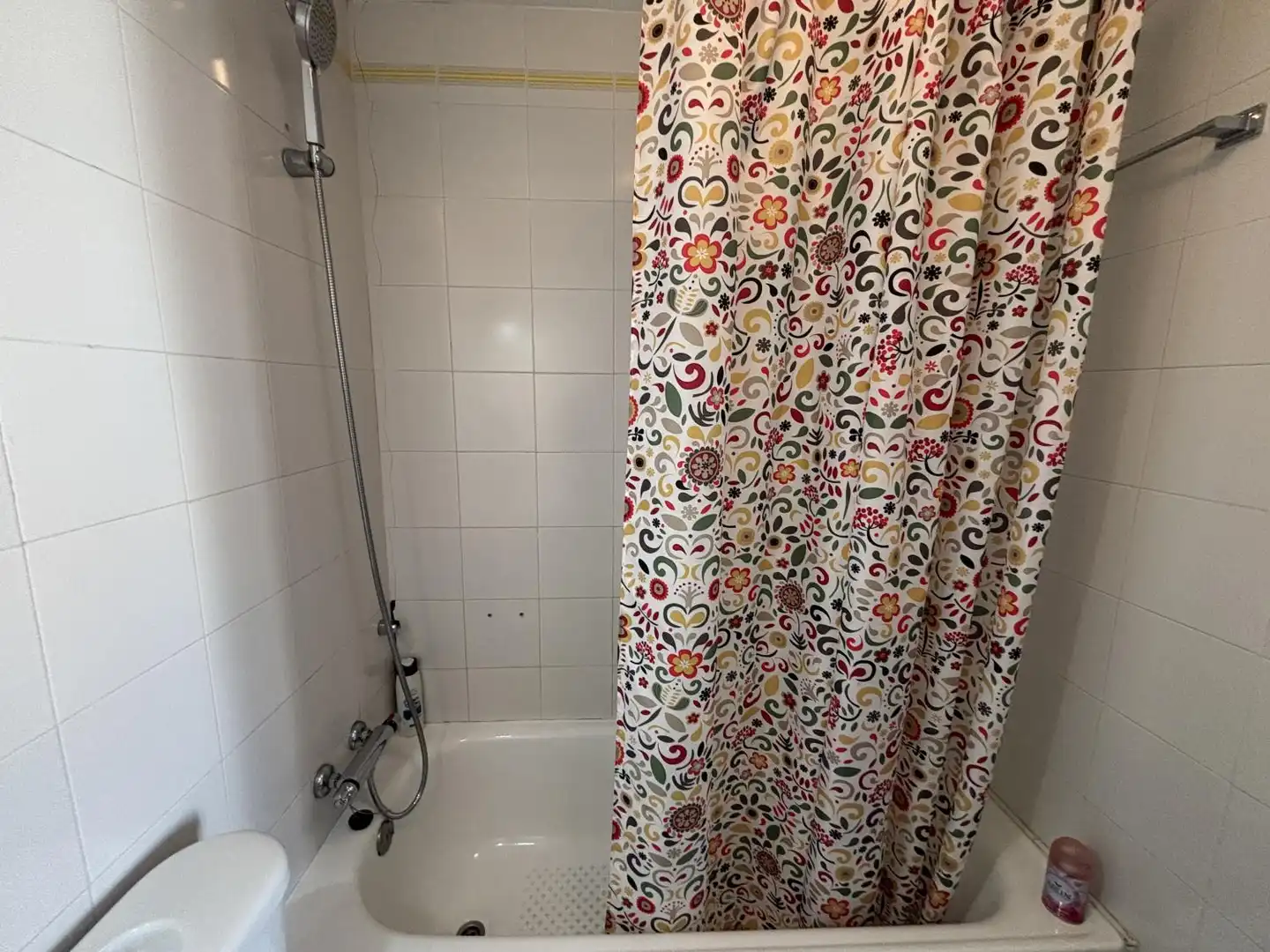 Baño de Piso de alquiler en El Portil con Jardín privado, Terraza y Piscina