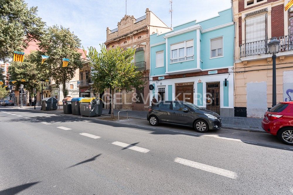 Vista exterior de Casa o xalet en venda en  Valencia Capital amb Aire condicionat, Calefacció i Traster