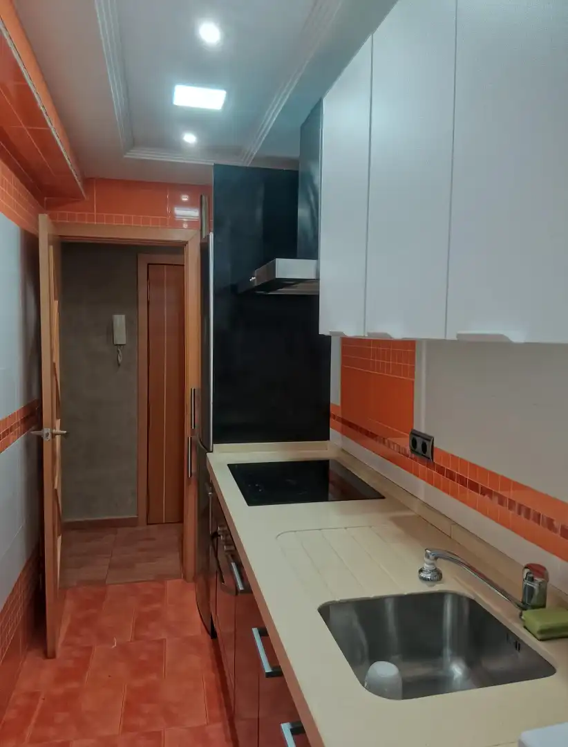 Cuina de Pis en venda en Córdoba amb Aire condicionat, Jardí privat i Moblat