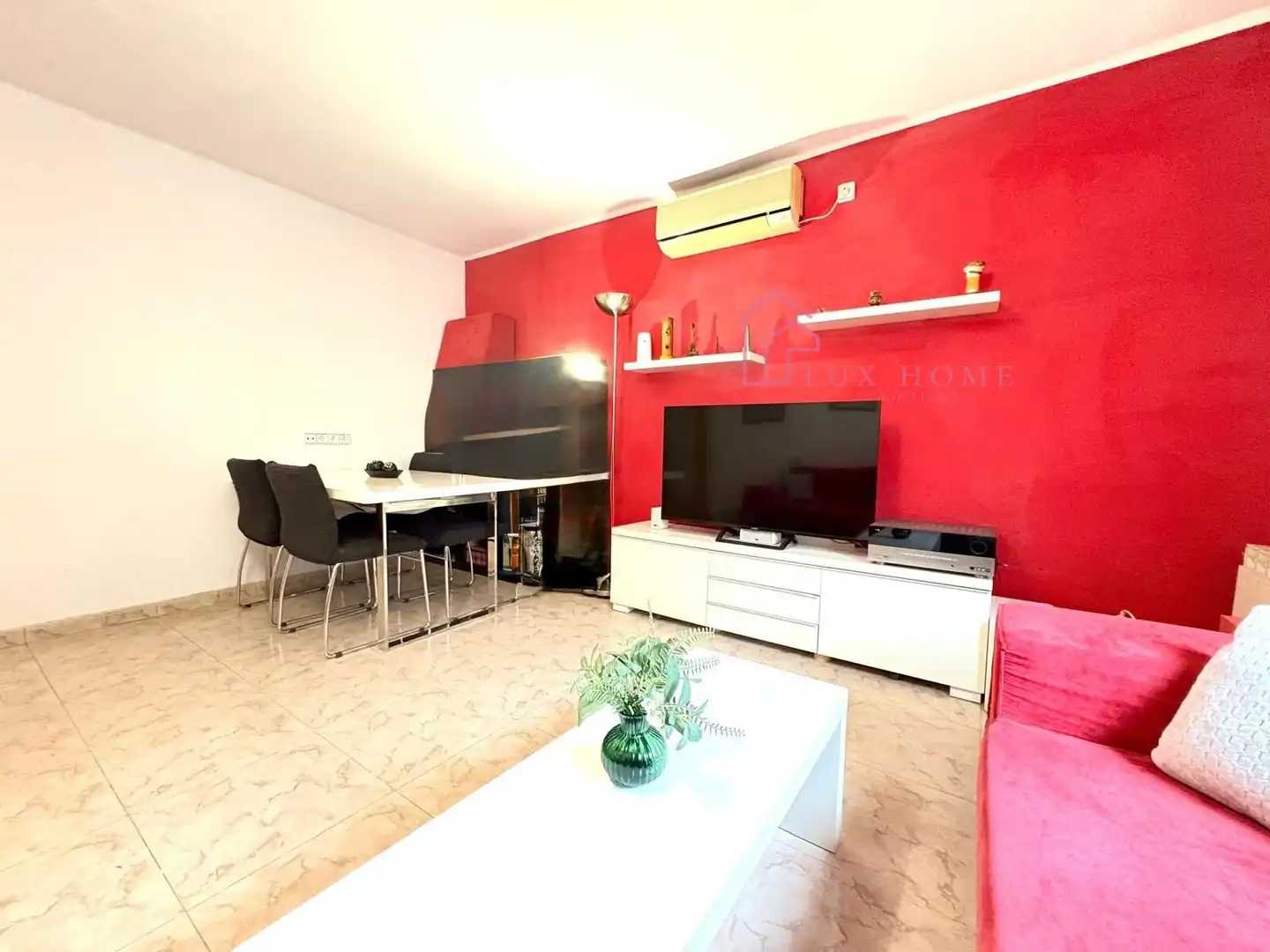 Wohnzimmer von Erdgeschoss zum Verkauf in Santa Perpètua de Mogoda mit Klimaanlage und Heizung