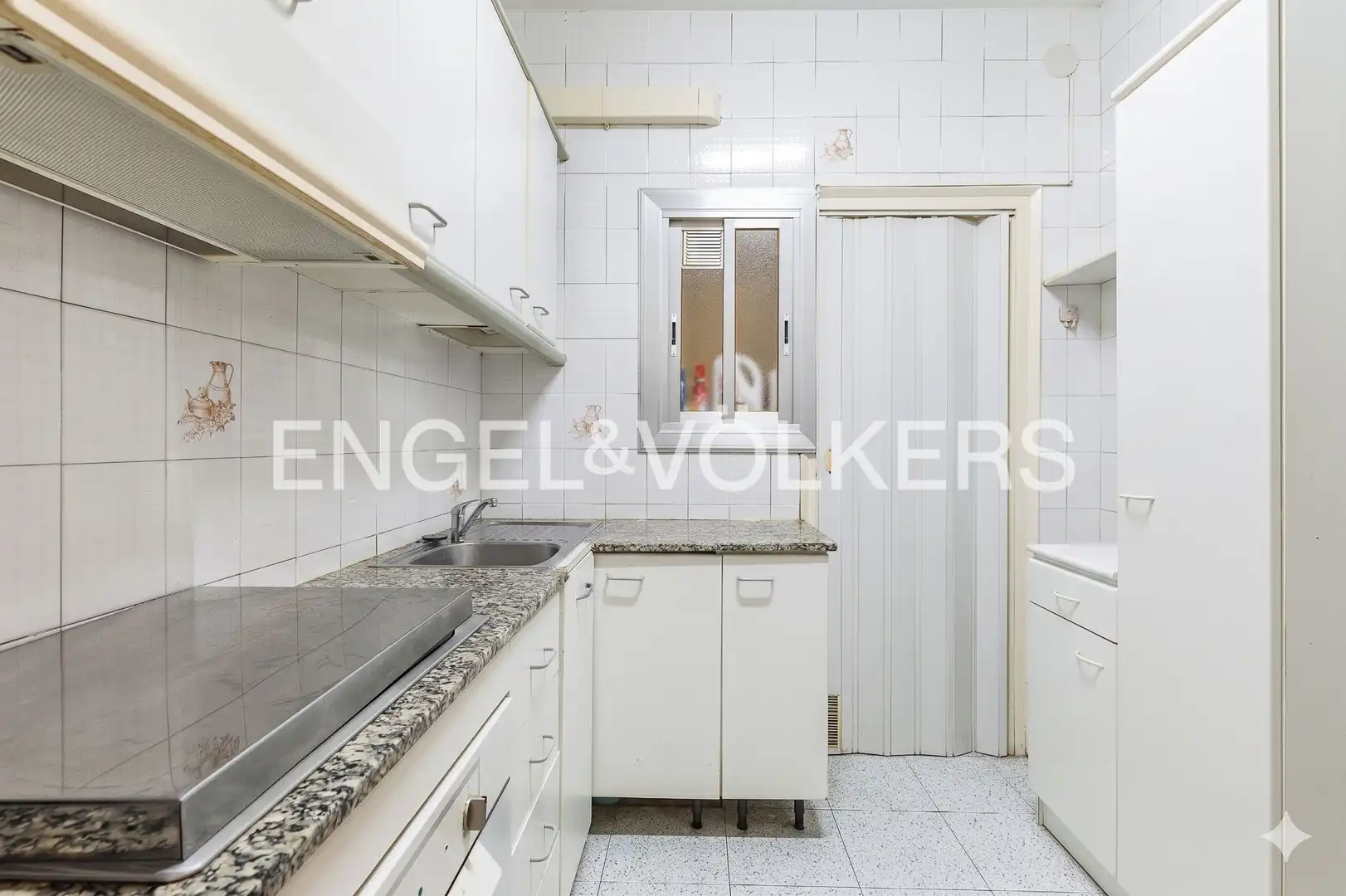 Kitchen of Flat for sale in Barcelona  with Air Conditioner, Heating and Balcony