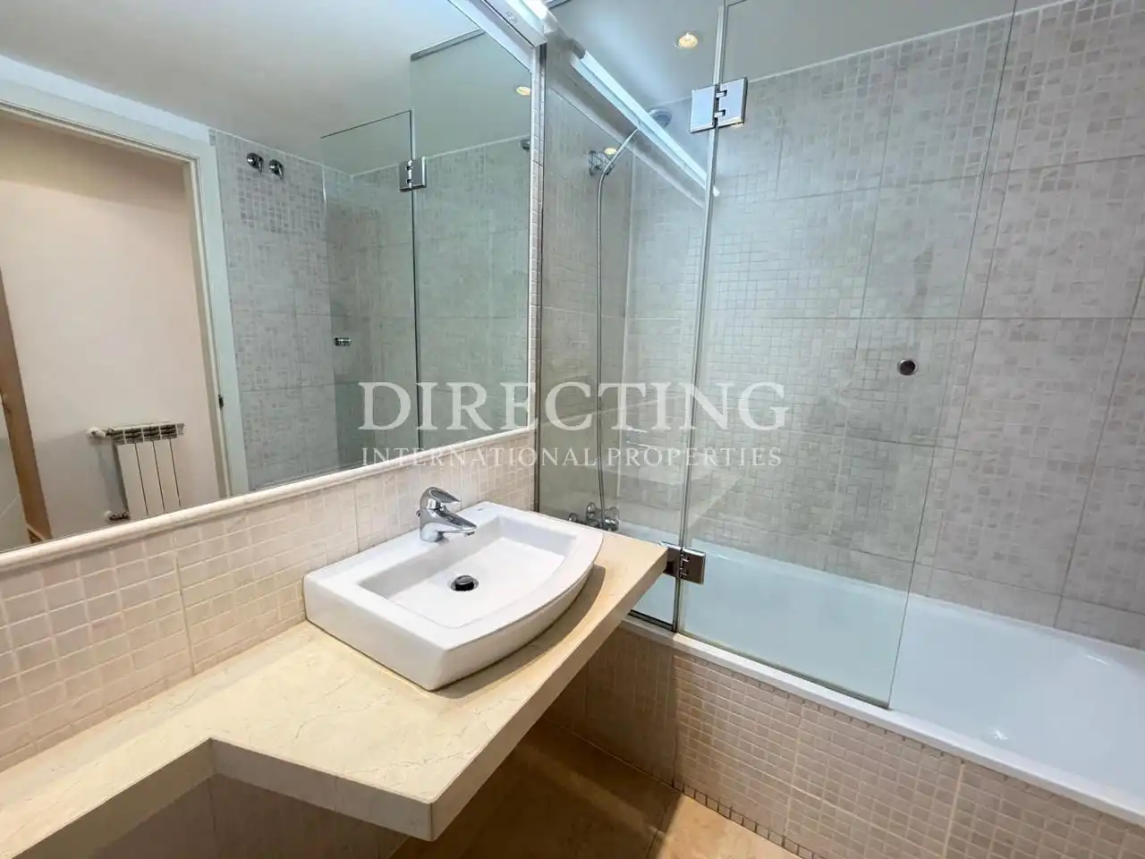 Baño de Piso de alquiler en Madrid con Aire acondicionado y Calefacción