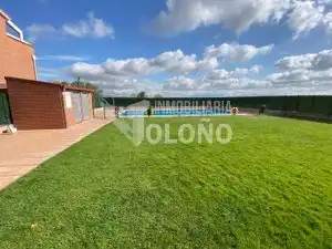 Piscina de Dúplex en venta en Castañares de Rioja con Calefacción, Terraza y Trastero