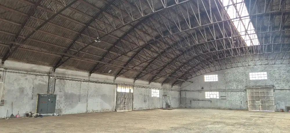 Vista exterior de Nave industrial en venta en La Gineta