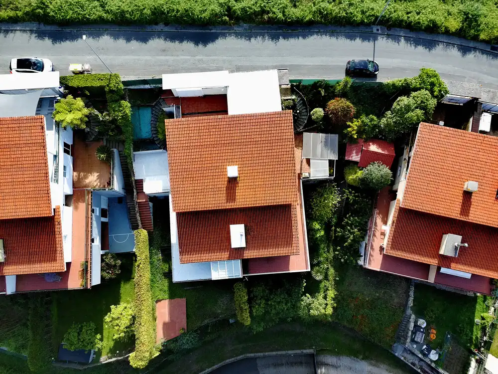 Vista exterior de Casa adosada en venta en A Coruña Capital  con Calefacción, Jardín privado y Parquet