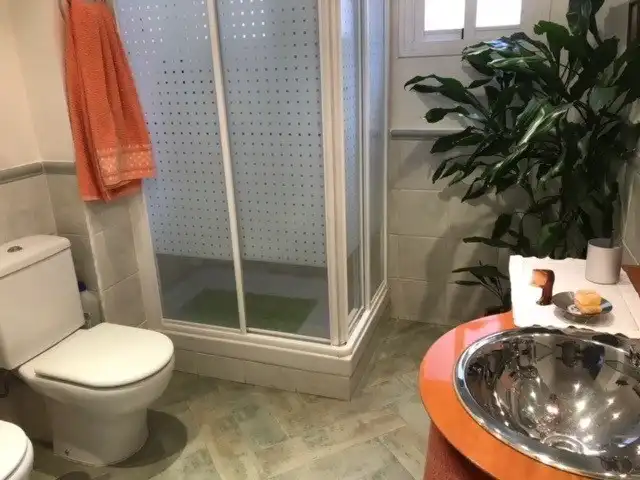 Baño de Piso de alquiler en Madrid con Aire acondicionado, Terraza y Trastero
