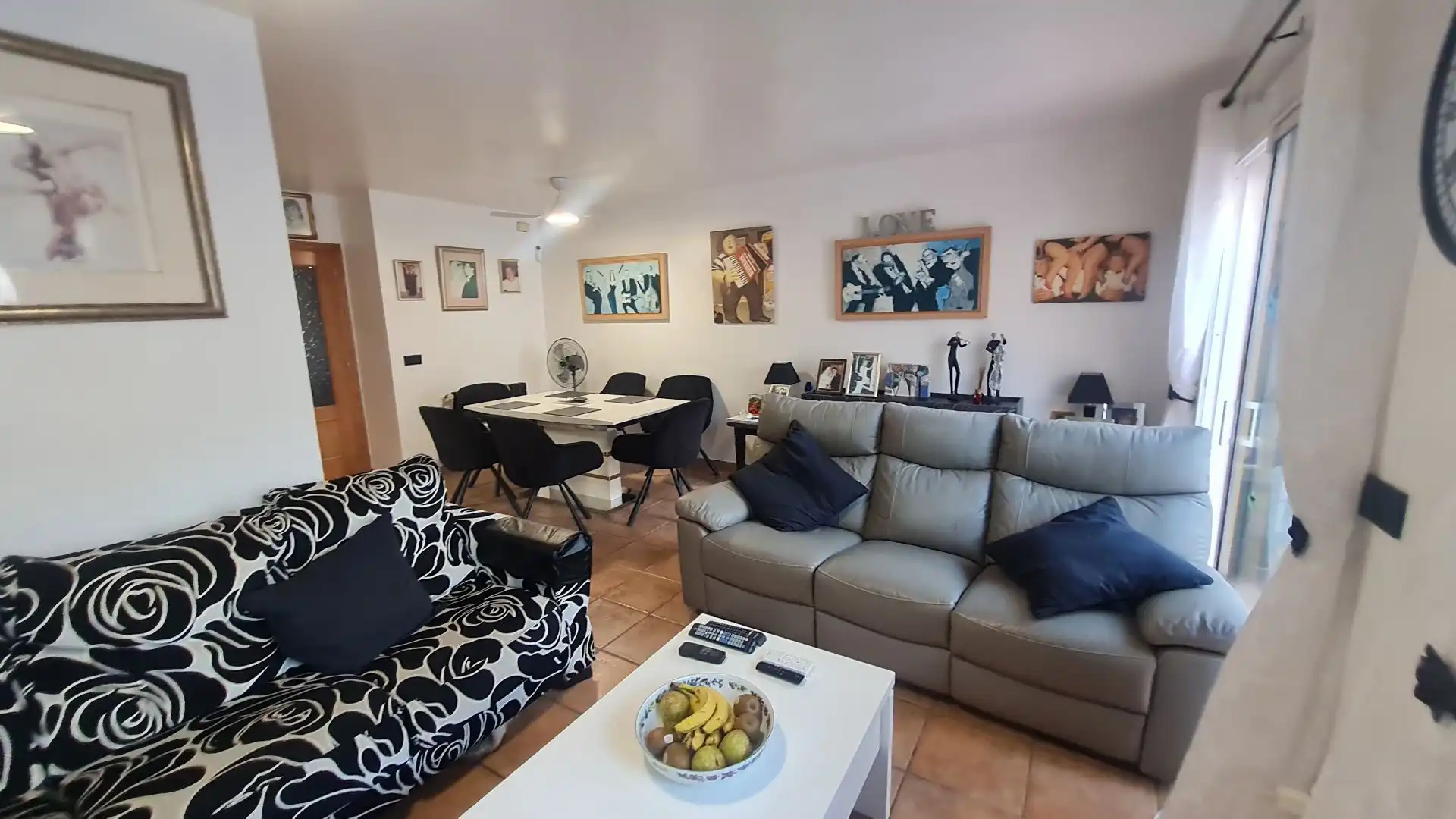Sala d'estar de Casa o xalet en venda en Calpe / Calp amb Aire condicionat, Calefacció i Jardí privat