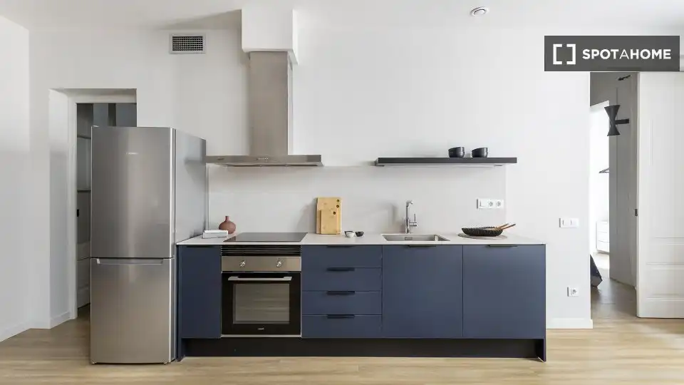 Flat with terrace to rent in Ciutat Vella, imagen 3
