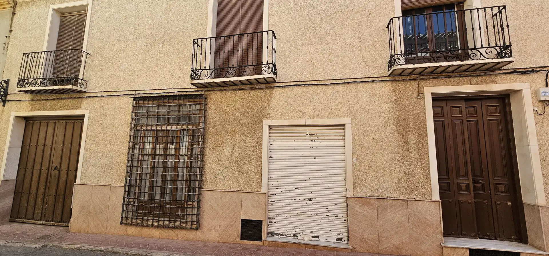 Vista exterior de Casa adosada en venta en Totana con Jardín privado, Terraza y Trastero