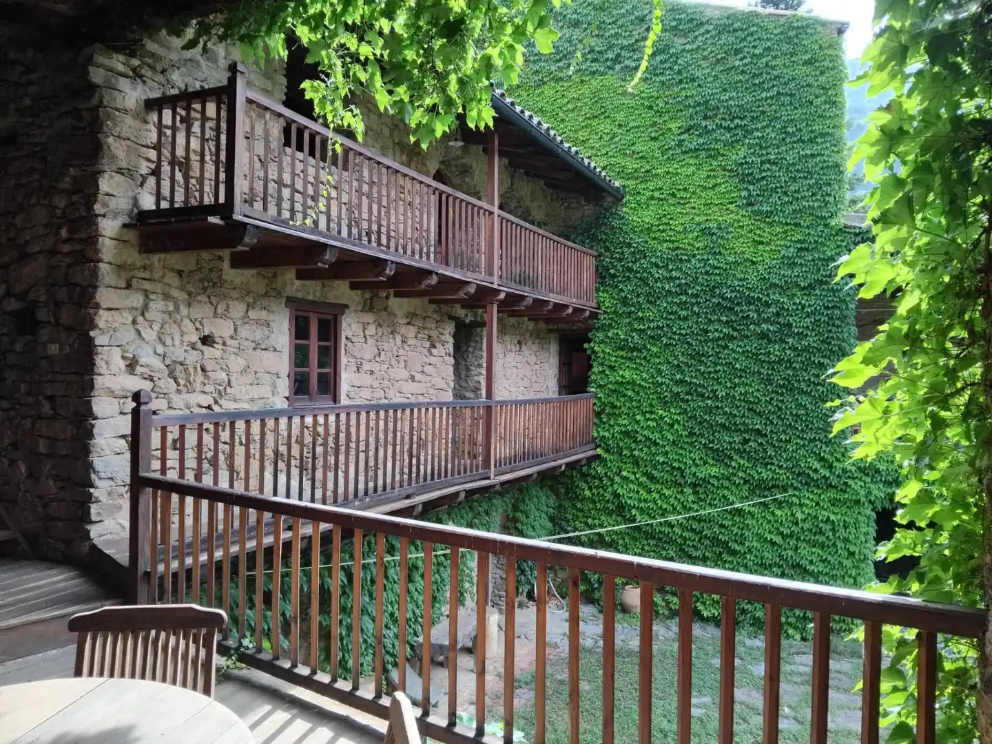 Vista exterior de Finca rústica en venda en Arsèguel amb Calefacció