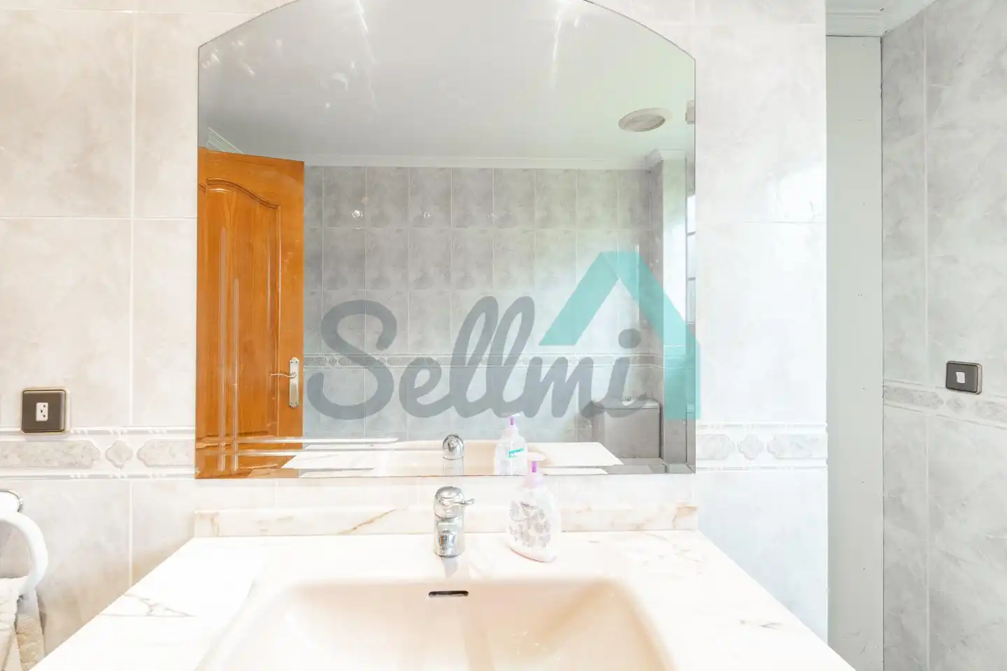 Baño de Casa adosada en venta en El Franco  con Calefacción, Jardín privado y Parquet