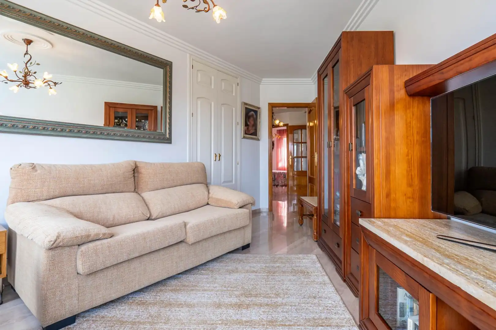 Living room of Flat for sale in Granada  with Air Conditioner, Heating and Terrace