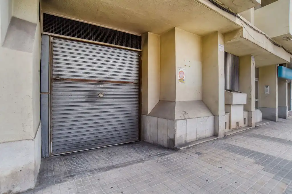 Aparcament de Garatge en venda en Centre - Sant Oleguer