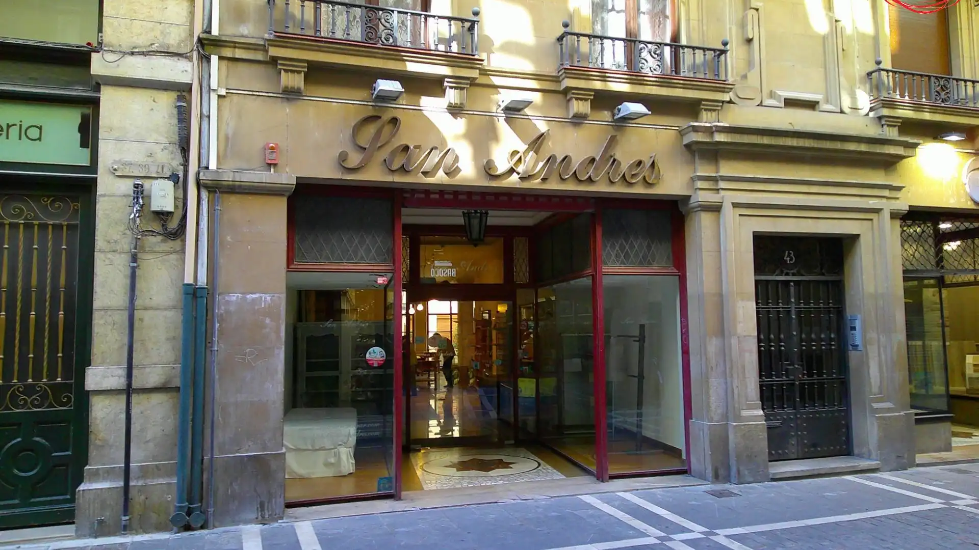 Local en venta en  Pamplona / Iruña con Amueblado