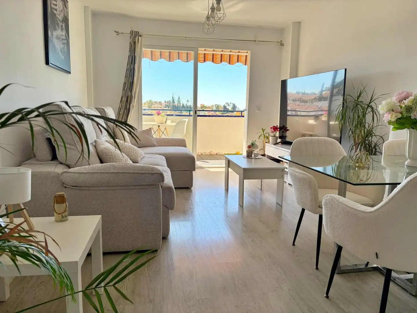 Sala de estar de Piso en venta en Rincón de la Victoria con Aire acondicionado, Calefacción y Terraza