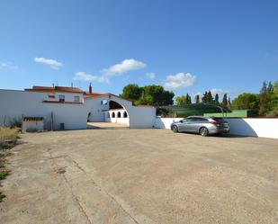 Vista exterior de Finca rústica en venda en Vinaròs amb Aire condicionat, Terrassa i Piscina