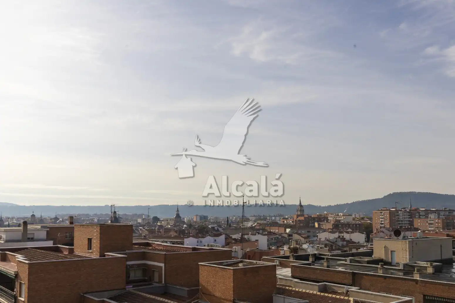 Vista exterior de Piso en venta en Alcalá de Henares con Calefacción y Terraza