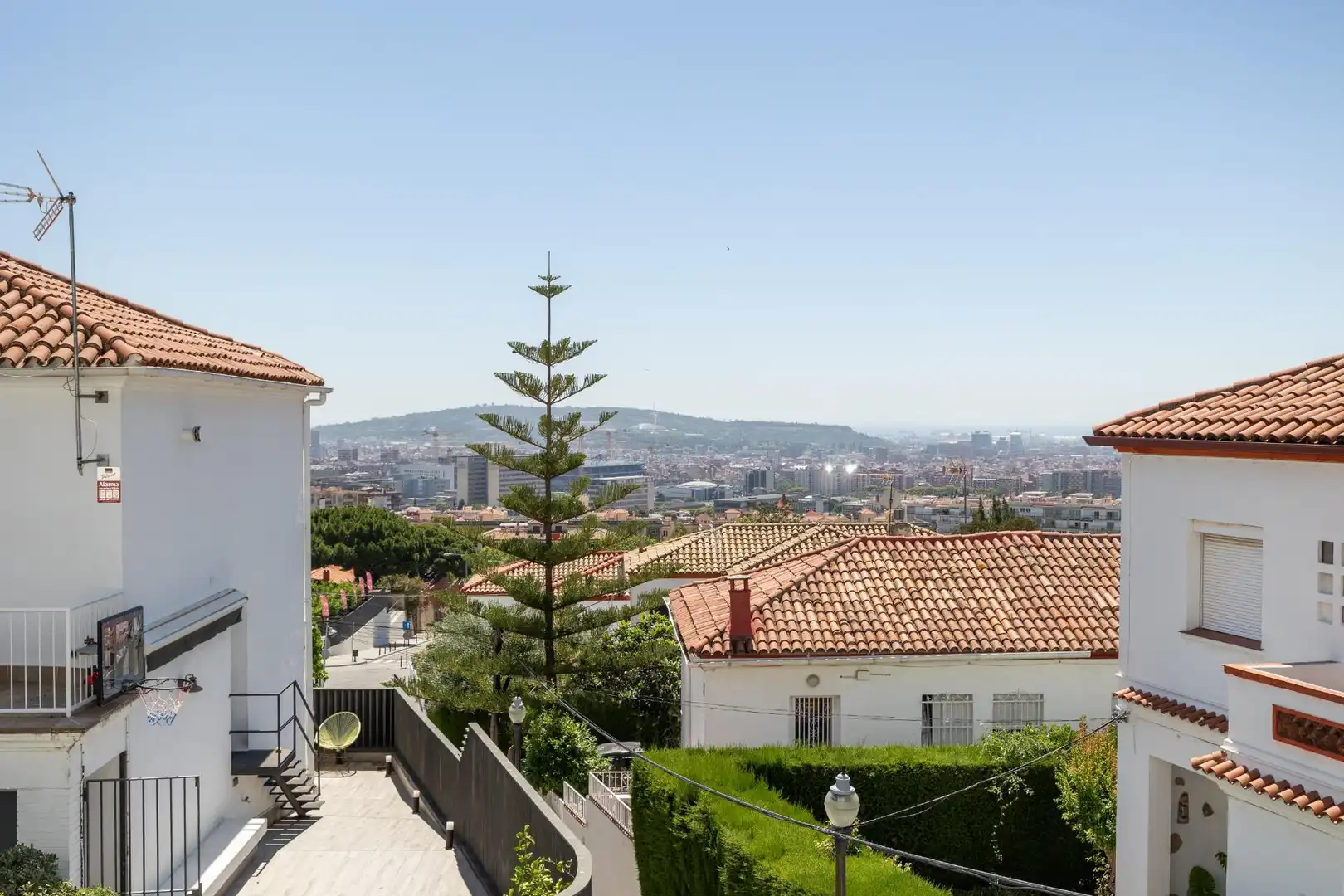 Vista exterior de Casa o chalet de alquiler en Barcelona con Calefacción, Parquet y Terraza
